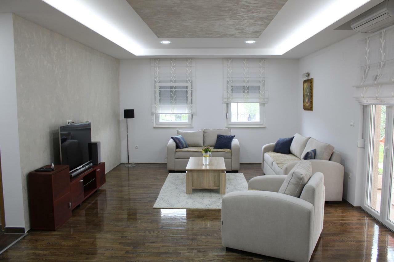 Villa Aleksandra 루브스키 외부 사진