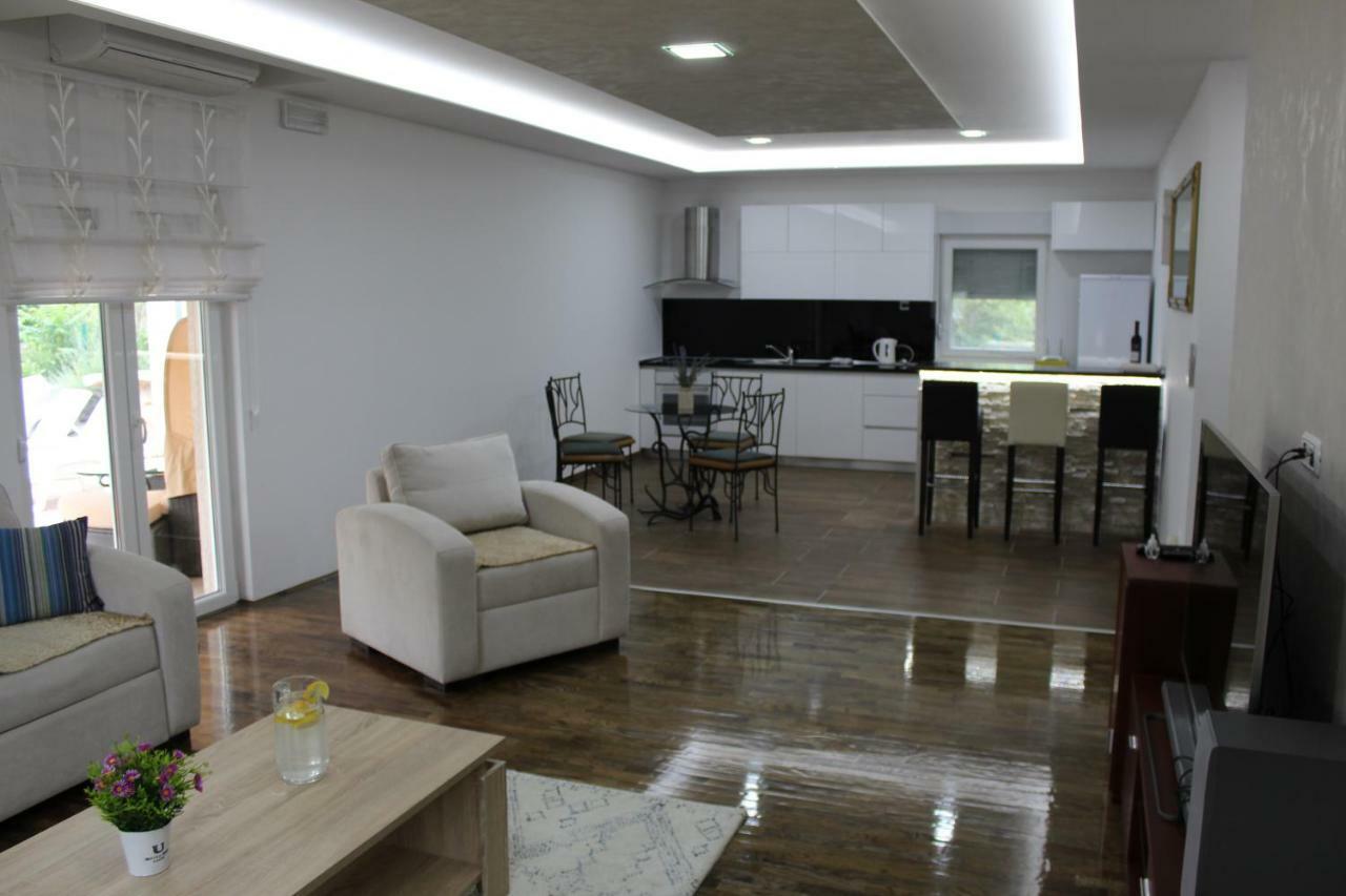 Villa Aleksandra 루브스키 외부 사진