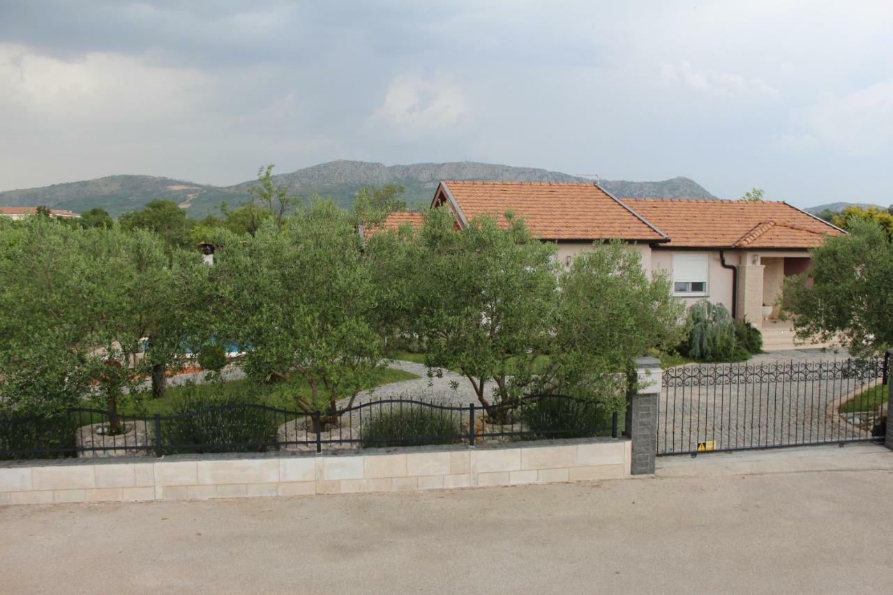 Villa Aleksandra 루브스키 외부 사진